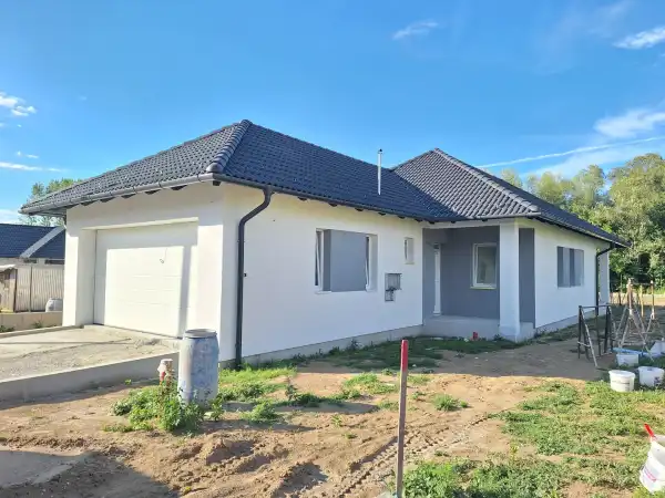 Eladó új építésű családi ház, Veresegyház 5 szoba 145 m² 119.9 M Ft